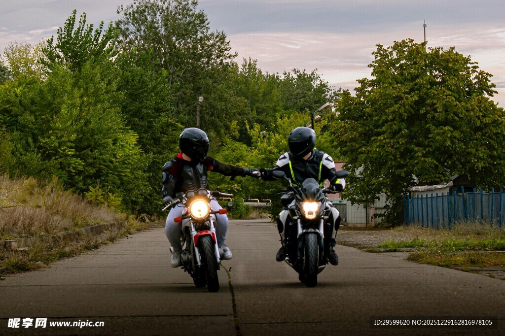 双骑士公路骑行