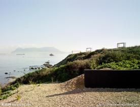 方形建筑  白色  蓝天