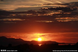 红色天空落日图片