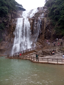 龙归寨瀑布全景