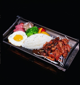 黑椒鸡肉铁板饭