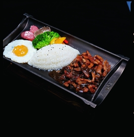 黑椒牛柳铁板饭