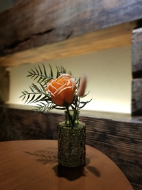 桌面雅致玫瑰金花艺