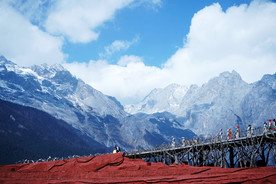 云南玉龙雪山印象丽江的表演