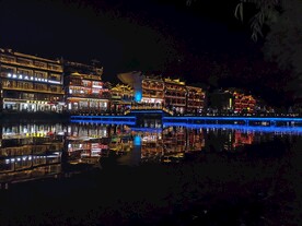 凤凰古城沱江夜景