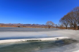 冰湖景色