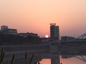 城市夕阳