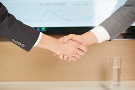 商务握手合作