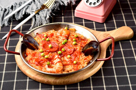 西班牙海鲜香肠焗饭