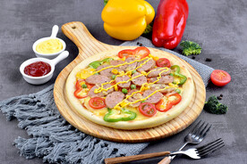 黑椒胡椒肠披萨