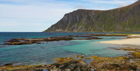 航拍海岛沙滩礁石岛屿自然风景