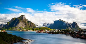鸟瞰航拍海岸岛屿小镇自然风景