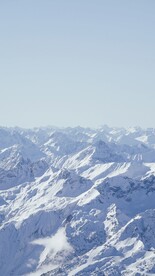 蓝色雪山群高原