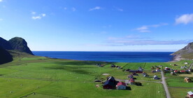 海岸岛屿小镇鸟瞰航拍自然风景