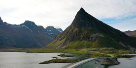 鸟瞰海岸岛屿航拍大桥自然风景