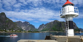 航拍海岸岛屿小镇灯塔鸟瞰风光