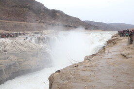 瀑布壶口瀑布
