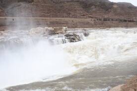 瀑布壶口瀑布