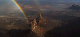 鸟瞰航拍荒野沙漠彩虹地貌风光