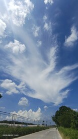 蓝天白云散状云回家路上看见的