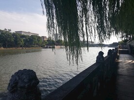 苏州护城河石狮子