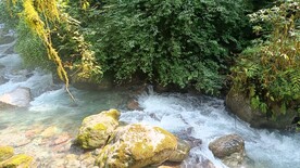 西岭雪山大飞水景区