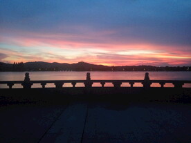 湖景火烧云晚霞