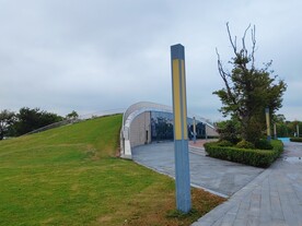 公园路灯草坪房子