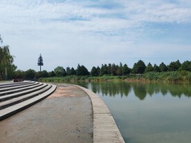 湿地公园观光步道台阶