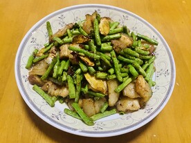 五花肉爆炒长豆角