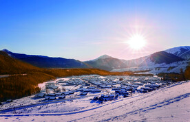 蓝天白云雪景图