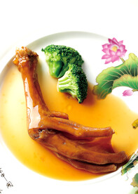 鲍汁扣鹅掌