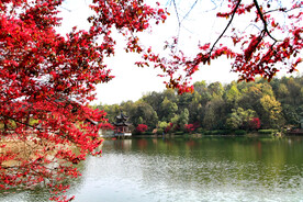 岳麓山穿石坡湖