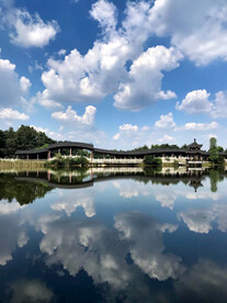 岳麓山穿石坡湖