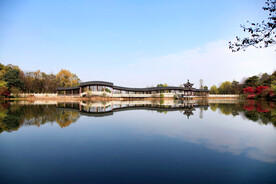 岳麓山穿石坡湖