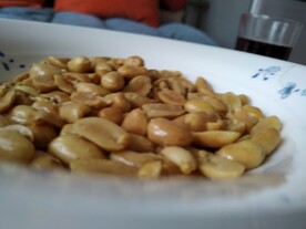 一盘花生米 