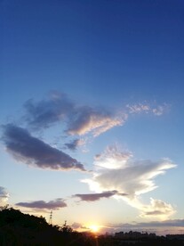 蓝天白云晚霞日落