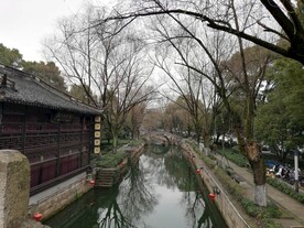 绍兴古城仓桥直街风光