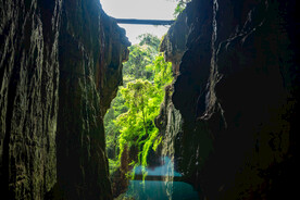  云南九乡国家地质公园