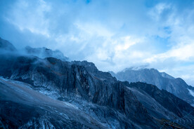 玉龙雪山 黑白雪山