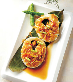 金蒜冬菜蒸鳕鱼