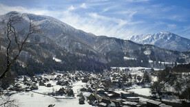 白川乡和五屹山历史村座   