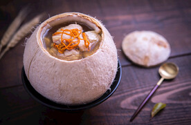 原只椰子汁鸡煲