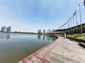 郑东新区CBD如意湖边