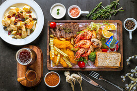 自助餐海鲜肉类烧烤拼盘