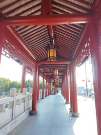 廊桥内景