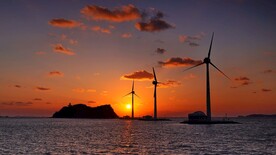 唯美黄昏大海风车图片