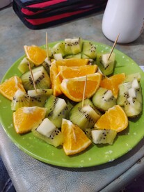 橙子 猕猴桃 果盘