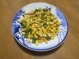 爆炒玉米粒与四季豆