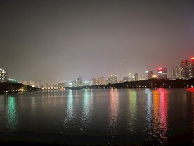 湖边夜景